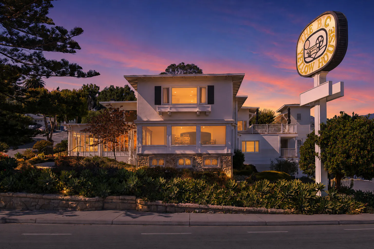 The Big Yellow House , photo 1